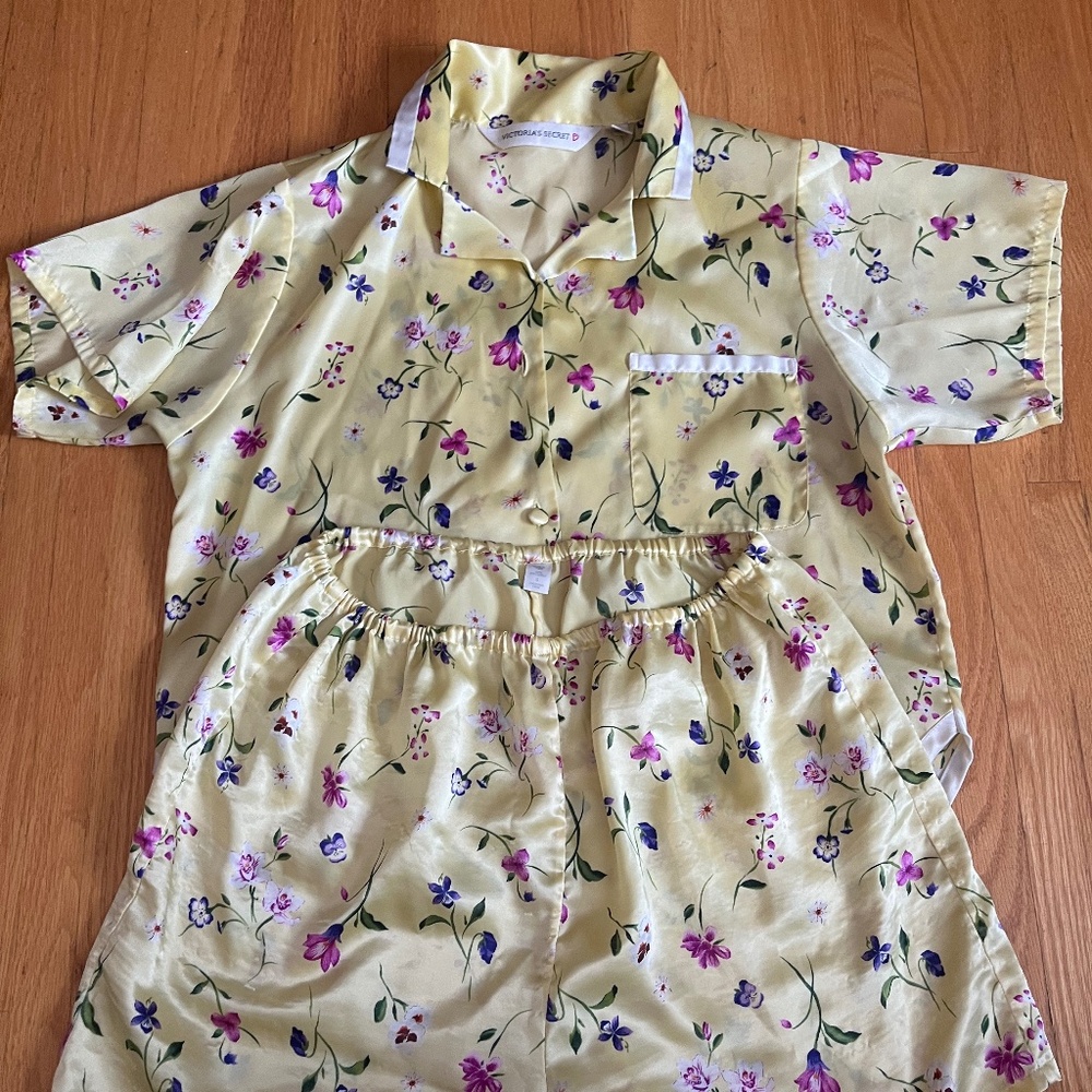 Vintage Victoria Secret Pyjamas - Delicate Yellow Floral Print